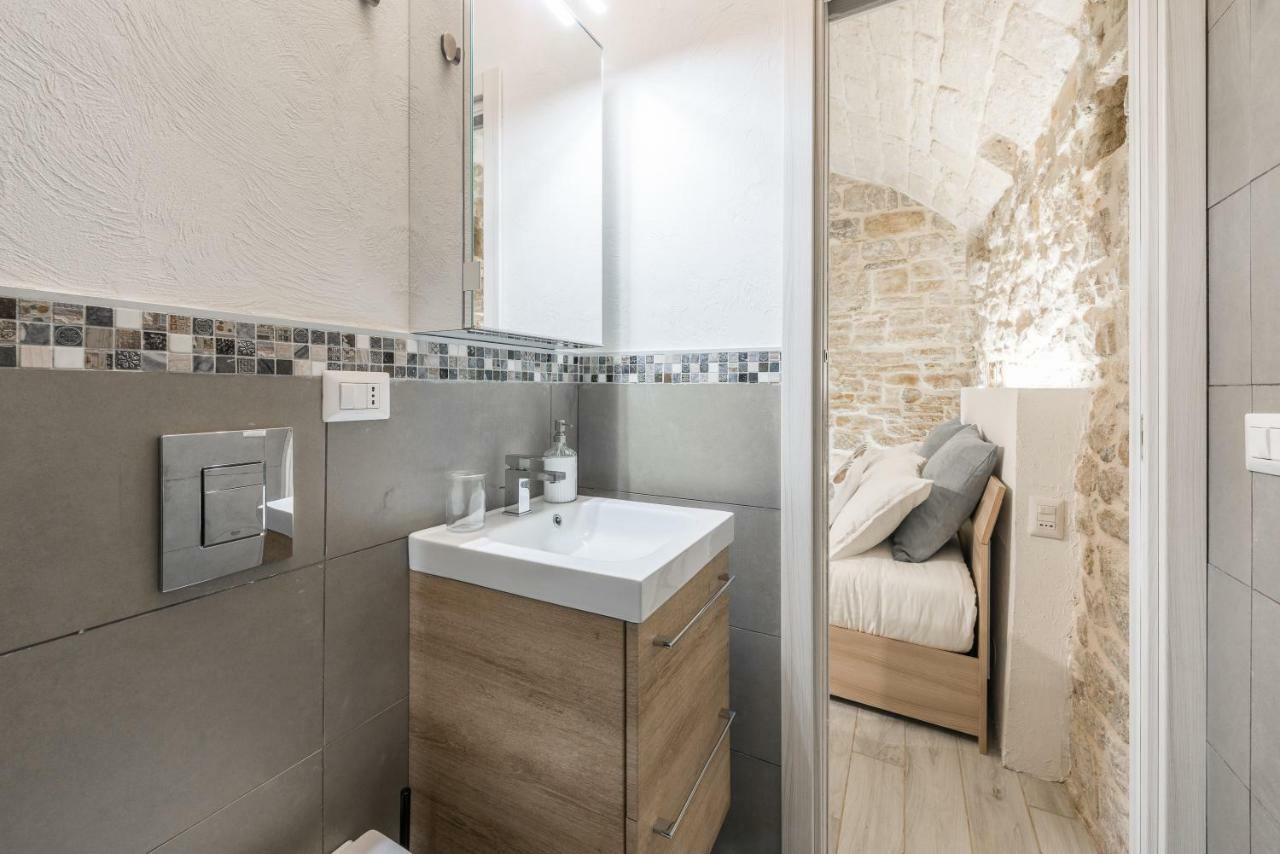 San Nicola Old Town Apartment Casatuabari Extérieur photo